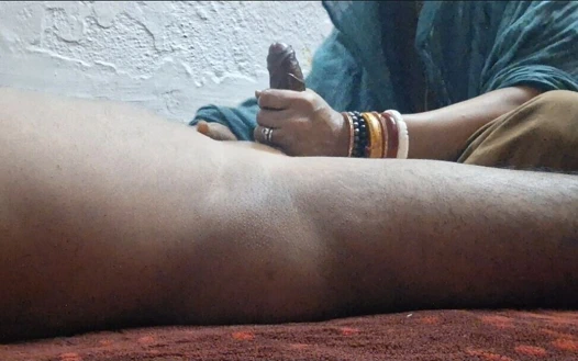 İri göğüslü üvey kız üvey babasının yarağını emiyor