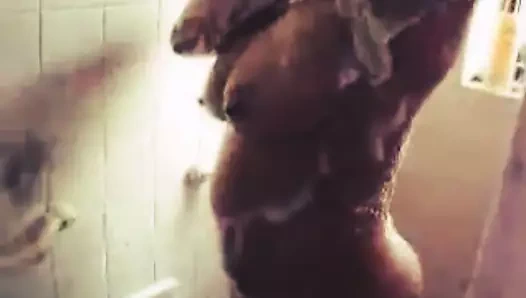 Banyoda Sri lankalı olgun yanıp sönen şekil (yorumlar için)