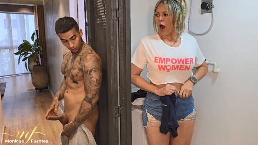 Stepson squirts cum in his big ass stepmom's tight pussy - Monique Fuentes and Christian Chaux