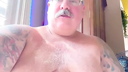 Koçun şişman bir yarağı ve çok fazla dölü var: eller serbest derleme