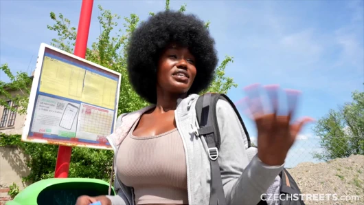 Çek sokakları 152: sevimli büyük memeli zenci kızla şenlik