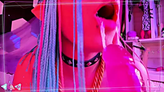 Sürtük kamerada dildo emiyor