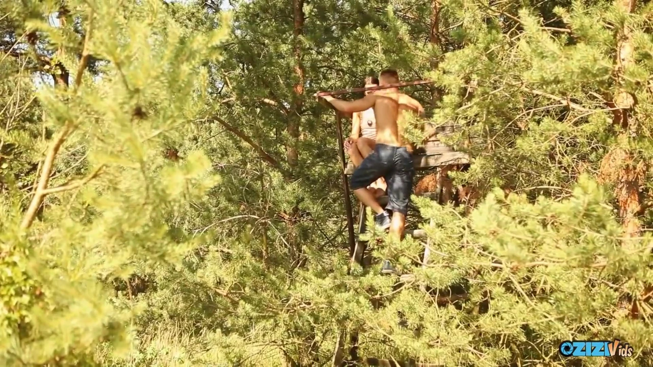 A Sweet Outdoor Getaway Date in a Treehouse and Passionate Kissing with His True Soulmate