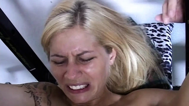 İlk kez anal korkuluk ateşli piliçleri daha fazlası için inliyor ve boşalma derlemesi