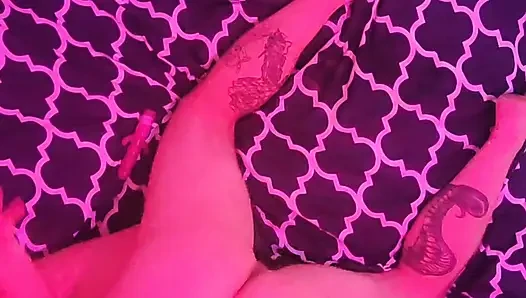 Skycam partiden sonra orta yaşlı seksi kadını rastgele bir adam tarafından sikilirken yakalıyor.