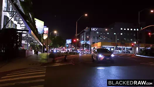 Blackedraw - daha büyük bbc için sinsi sinsi milf