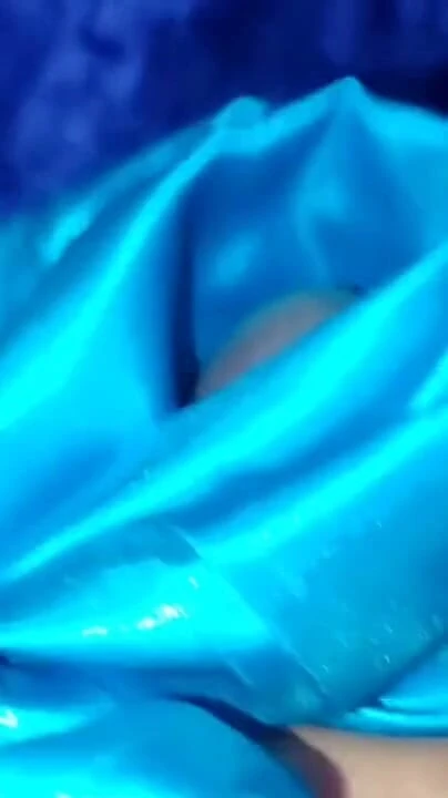 Saten ipek el işi porno - Komşunun saten mavi lehnga ile el işi (139) | Bölüm 1