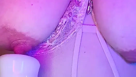 Lynettesub sağım makinesi sonrası mutlu bir hucow