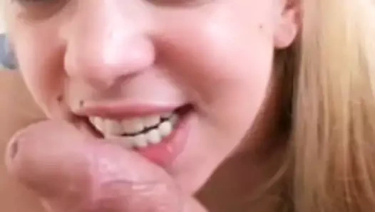 Sarışın genç brittany berbat horoz