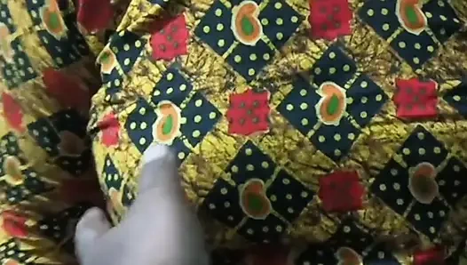 Üvey kız kardeşimi evde sikiyorum