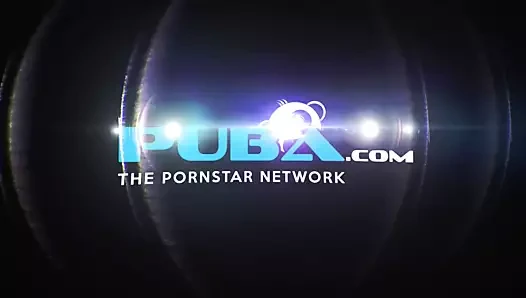 Asyalı hizmetçi bir bbc temizlemek için alır!