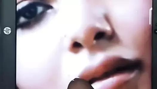 Samantha boşalıyor