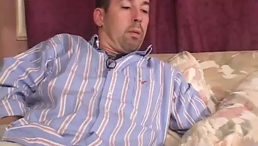 Adam sarışın bir genç sikikleri