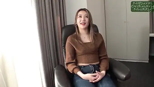 Eerste keer privéshoot. Lange slanke schoonheid onthult een zeldzame en exclusieve rauwe ontmoeting