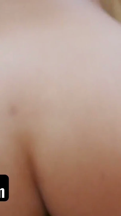 Pervmom - şehvetli milf üvey oğlunun kalın şaft üzerinde büyük ganimet taşlama hoşlanır | Klip 1