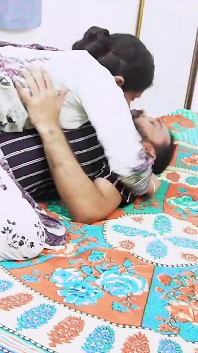 SEKSI YENGE VE AZGıN OĞLANıN HIKAYESI, SERT DESI SEKS | Klip 1