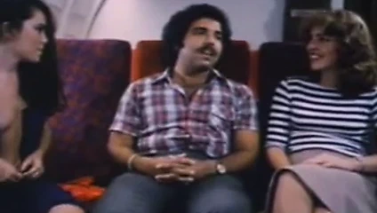 Ron, paula di s ve martina'nın mil yüksek kulübüne katılmasına yardım ediyor