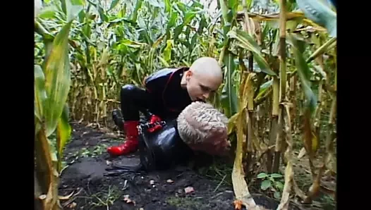 GUMMI SKLAVEN - (Trauma #05)