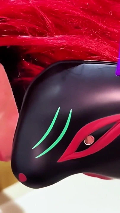 Solo mastürbasyon ve ardından büyük yüze boşalmalı sakso