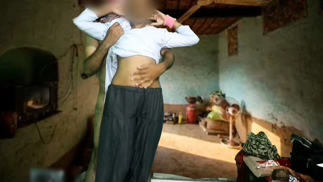 Okul üniformalı Desi genç kızla HUT sert seks Hint Asyalı Öğretmen Müdür Öğrenci Softcore Hardcore sevişme videosu