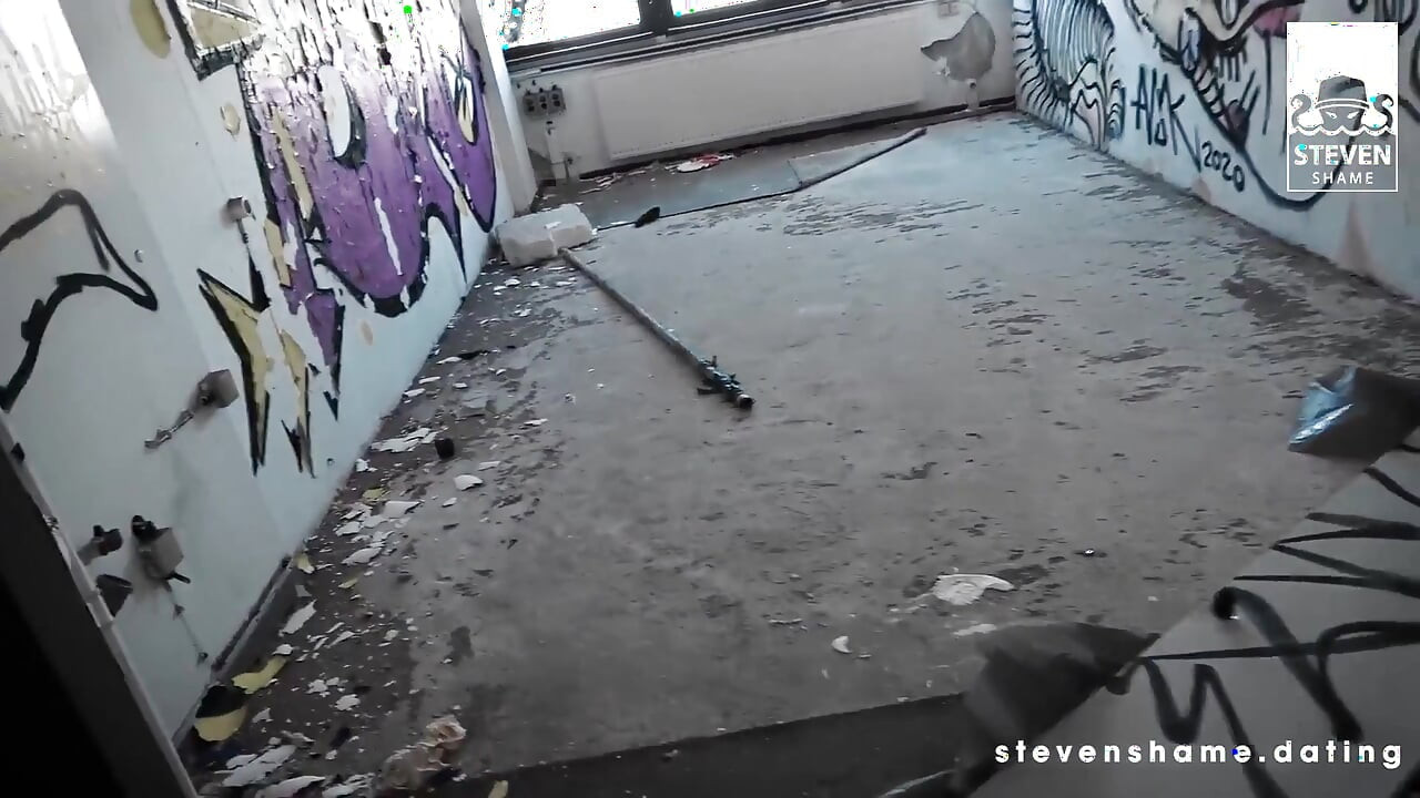 Dört genç kız amcık sikişinin tadını çıkarıyor! StevenShame
