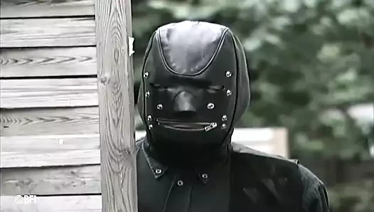 Rough Series 097 - gözleri bağlı olgun fahişe şaplak yiyor