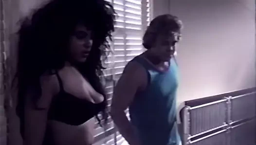 Wanda ejderha bayanı kırbaçlıyor (1990) tam film