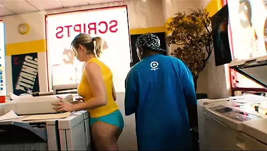 Adrianna Nicole yarağı prezervatifsiz alıyor