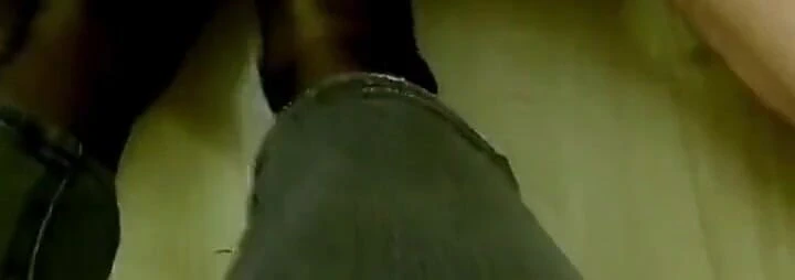 İki mahvolmuş orgazm - şimdi naylon ayaklarımdan yala köle