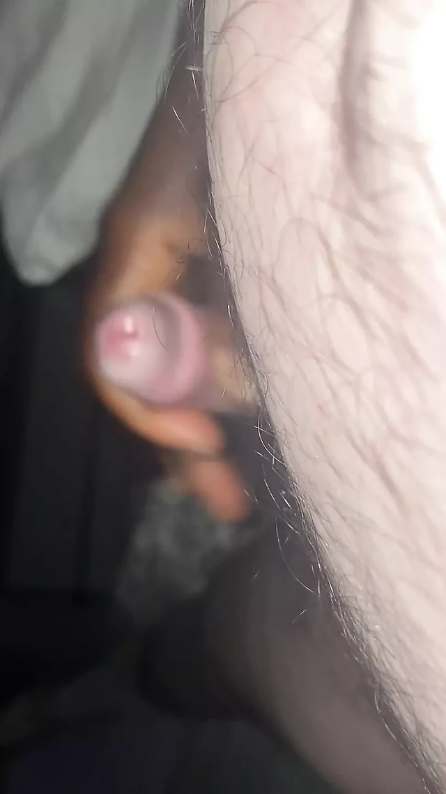 Чернокожая жена взмахивает очень маленький член мужа с sph по-французски, пока он не кончит