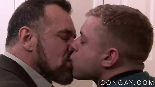 Olgun üvey max sargent göt kâkül genç eşcinsel üvey