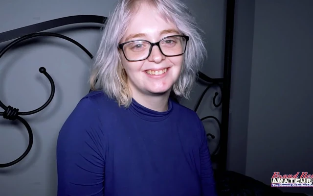 Annie Archer tombul sarışın üniversiteli ıslak göt sikişi derin anal tutku!