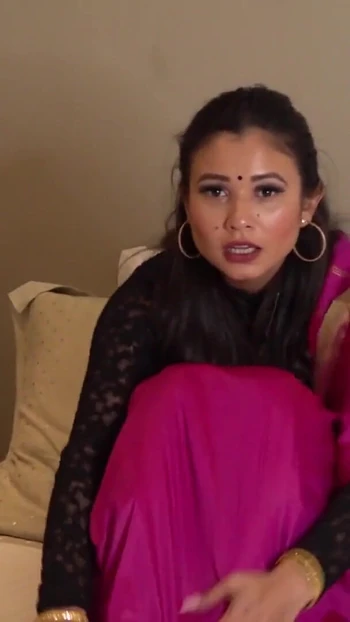 Незабываемый момент из "Горячей мачехи дези раздели и грубо в молодой паренек"