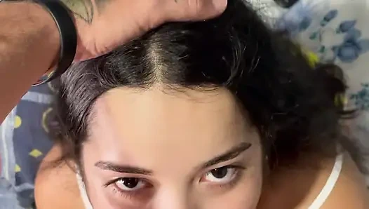 Yumuşak emmek ve damarlı penisin ağızda sertleştiğini hissetmek - Yüz boşalması bölüm 2, VIP'te mevcut.