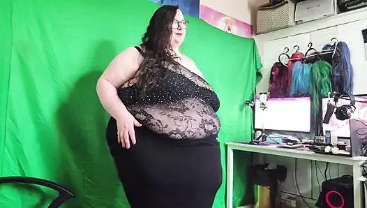 Ssbbw şehvetli hareketler ve striptiz