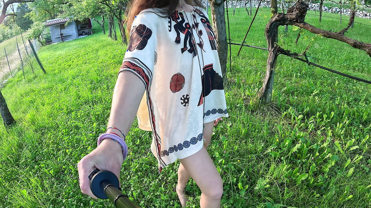 I undress and walk naked in nature! - Amateur