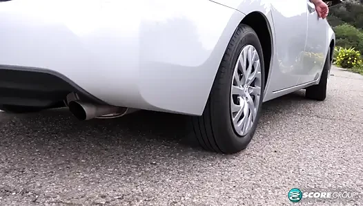 Codi'nin iki adamla ilk üçlü seks