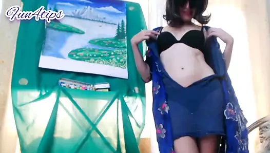 Web kamerası gösterisinde yırtık elbise.