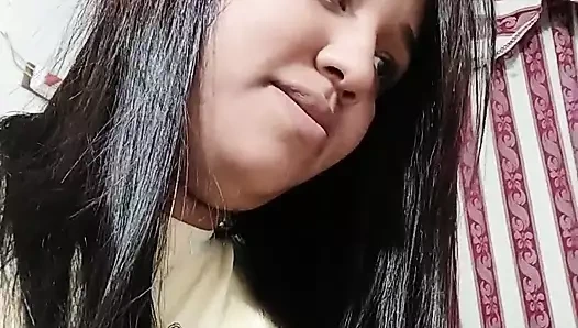 New York, Amerika Birleşik Devletleri'nden büyük sarkık memeli 18 yaşındaki esmer, üvey kardeşinin büyük aletini sikiyor