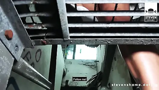İhtiyacı olan orta yaşlı seksi kadın Adrienne için pis sikiş randevusu!