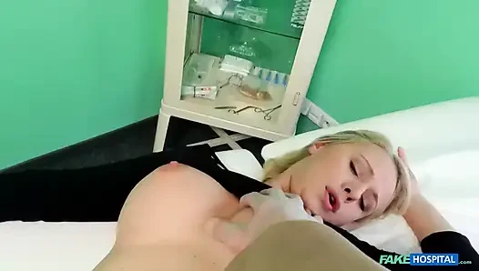 Doktorun yarağı sarışının ihtiyacı olan tüm ilaç fışkırtması