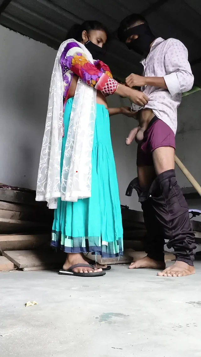 Desi muslim girl posay  titty fukking