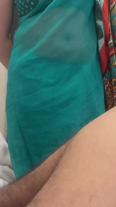 Maami mastürbasyon yaparken beni suçüstü yakaladı | Klip 1