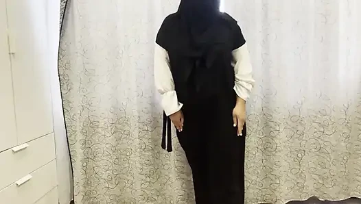 Külotlu çoraplı Faslı üvey kız kardeş