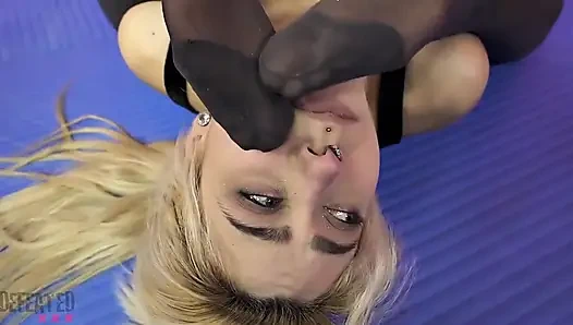 Mecburi naylon çorap ayak kokulu kavga - siyah naylon çoraplarımla siyah ayaklarımı kokla!