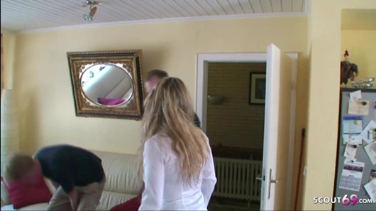 Alman olgun öğretir canavar horoz üvey oğul ve arkadaş için sikme