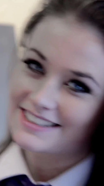 Jess Impiazzi'nin yer aldığı mor üniforma