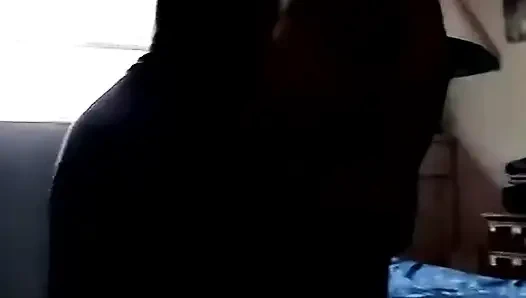 Heteroseksüel adam Jason'a hizmet ediyor