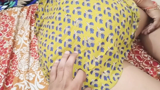 Hintli kız sevgilisinin onu sikmesine izin veriyor