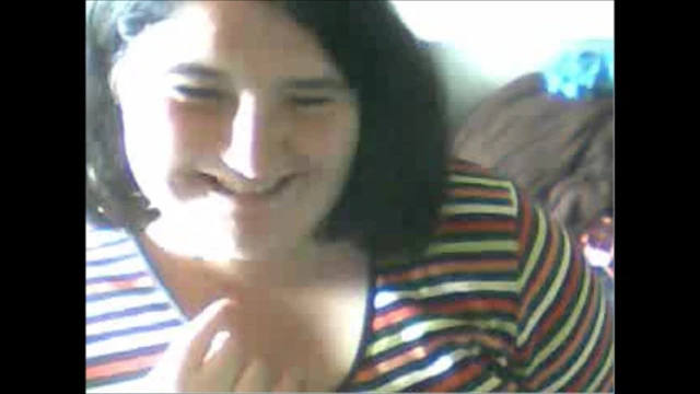Clementine Fransız bbw göğüsleri gösterir